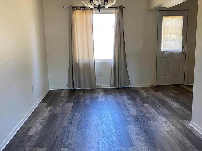 2608 Cardinal Dr — Photo 3