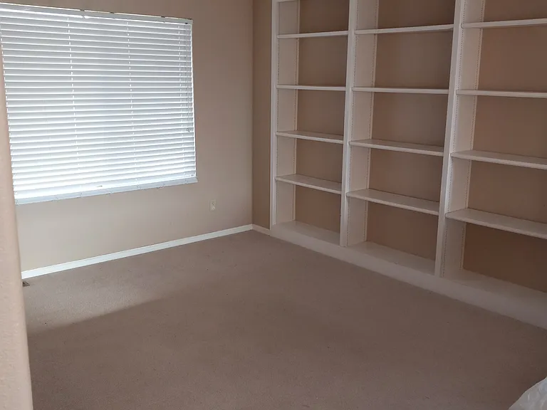 Upstairs Loft/Office