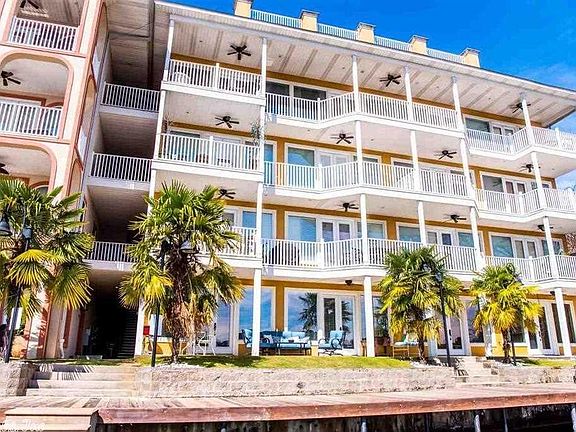 3rd image of 106 Grand Isle Dr APT 4G