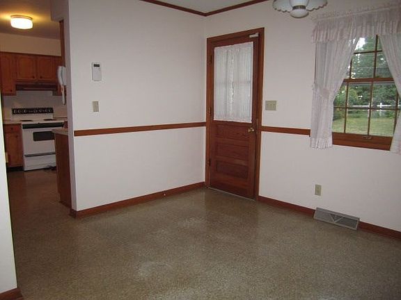 breakfast room