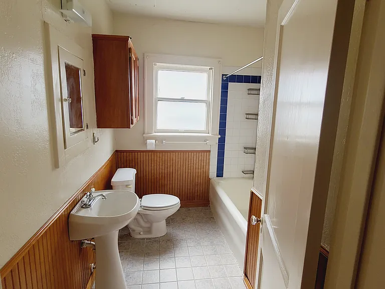 1610 Castle Ct — Photo 12