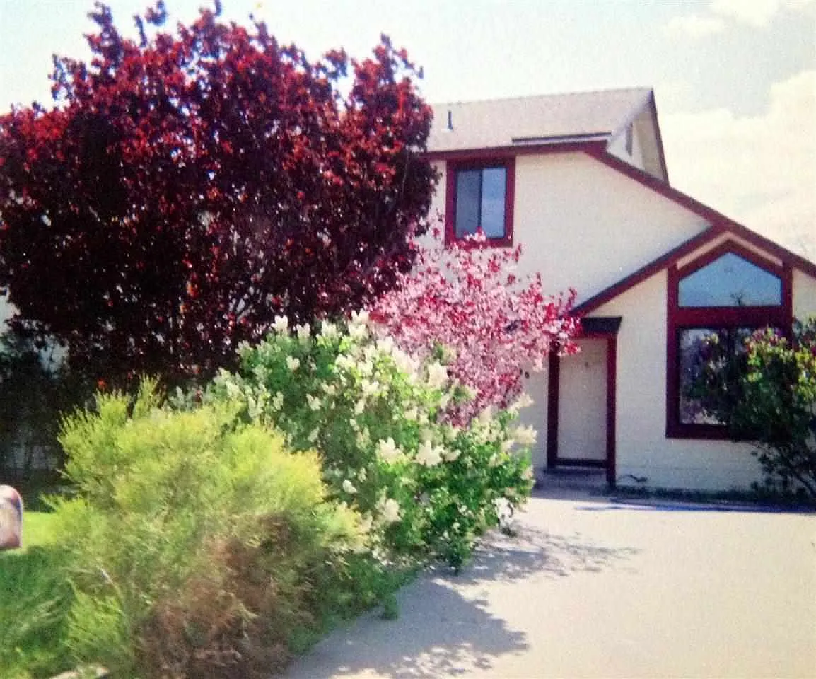 6835 Sunkist Dr photo 1