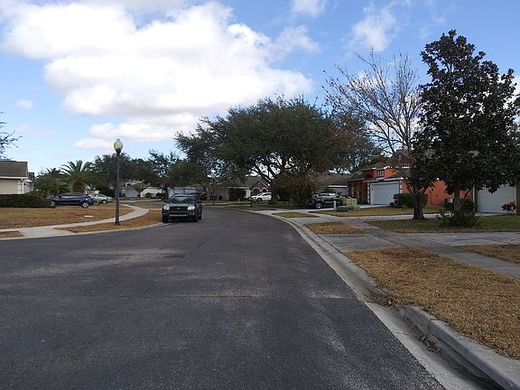 5th image of 15605 Markham Dr