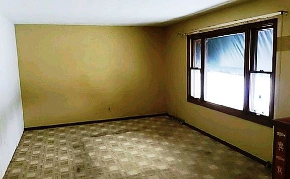 4th image of 305 Whittemore Dr