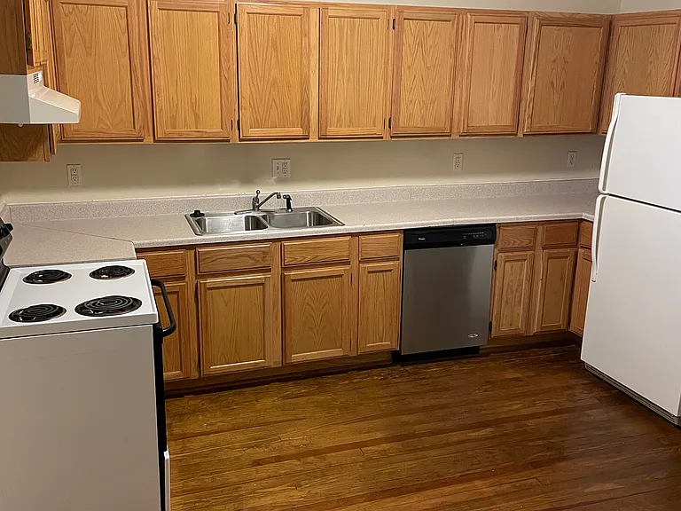 102 W Pine St #B — Photo 4
