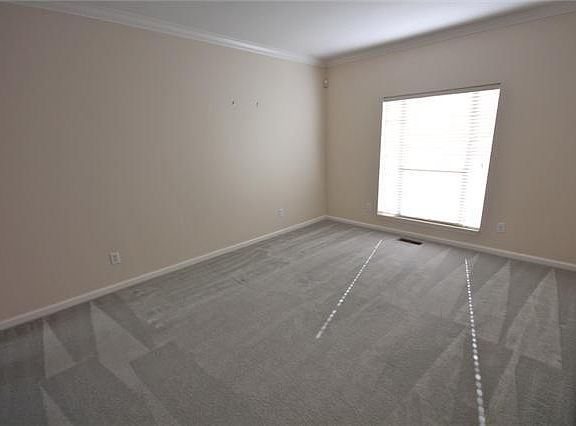 2nd image of 620 Meadow Glen Ct