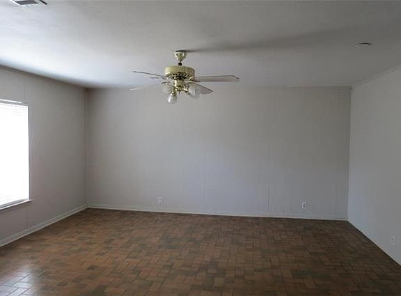 3rd image of 2811 Bay Meadows Cir
