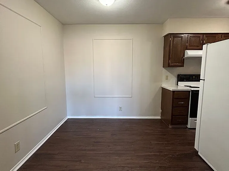 915 N 48th Ave — Photo 24
