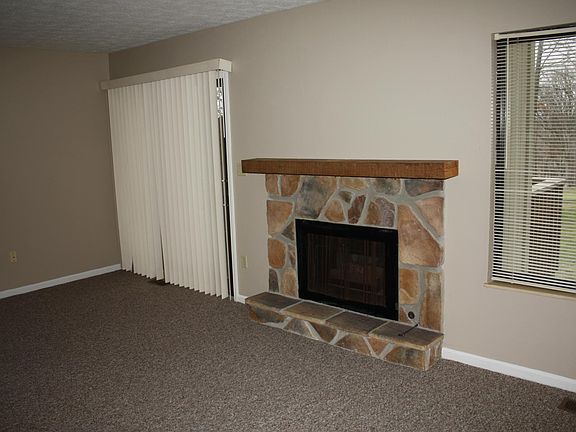 5th image of 302 White Tail Way #49