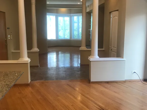 421 W North Ave APT 3F, Chicago, IL 60610