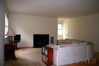 5th image of 601 Orchard Hill Ln