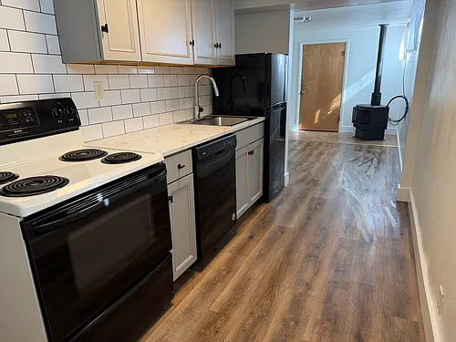 924 Avenue B #D Photo 1