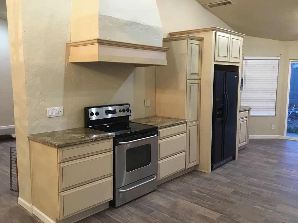 1st image of 7920 W Dahlia Dr