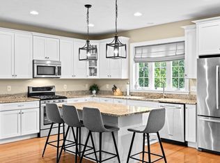 12 Garden Rd #12, Natick, MA 01760