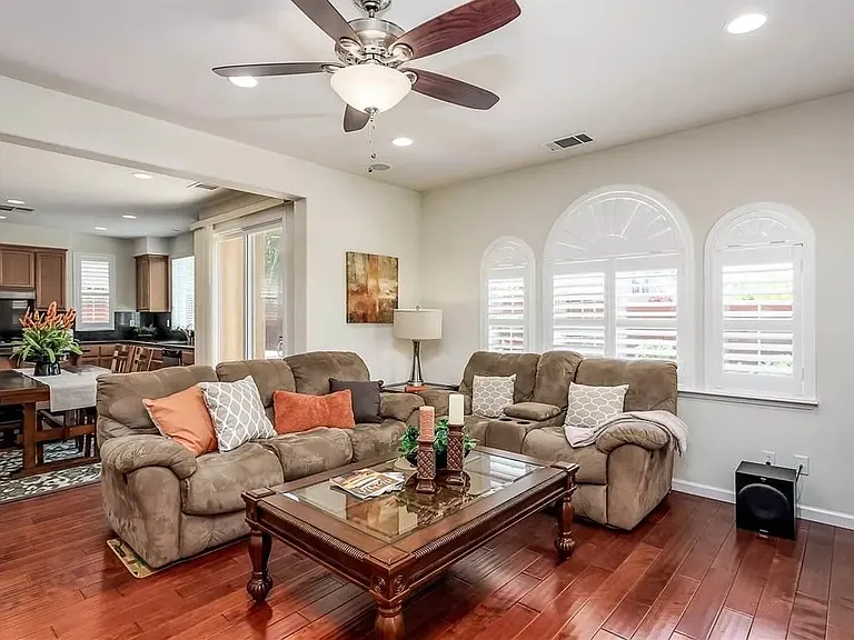 2077 Arlington Way — Photo 4