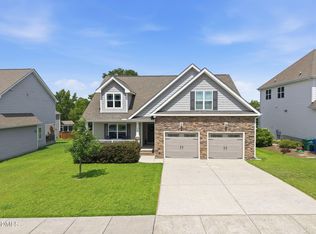 2204 Mills Crest St, Fuquay Varina, NC 27526
