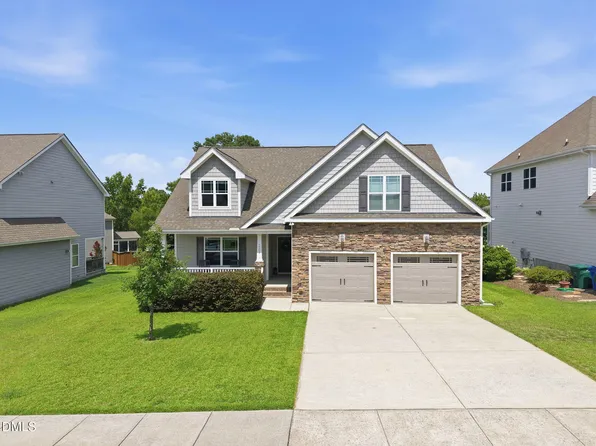 2204 Mills Crest St, Fuquay Varina, NC 27526
