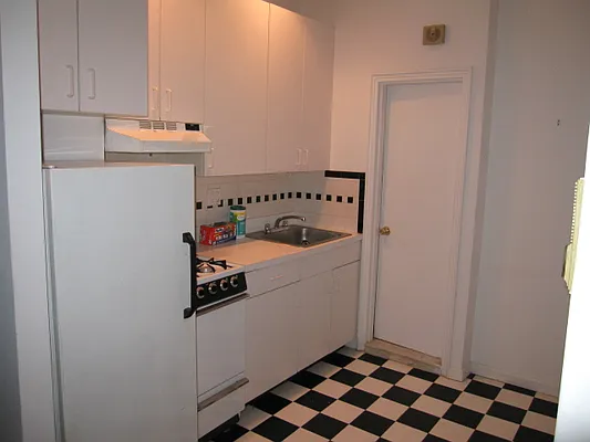 Rented by Sol Shamilzadeh, Lreb | media 4