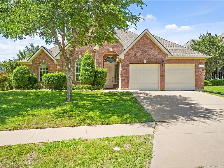 8908 Red Oaks Dr — Photo 10