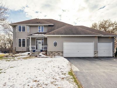 1693 Windsor Dr S, Shakopee, MN, 55379