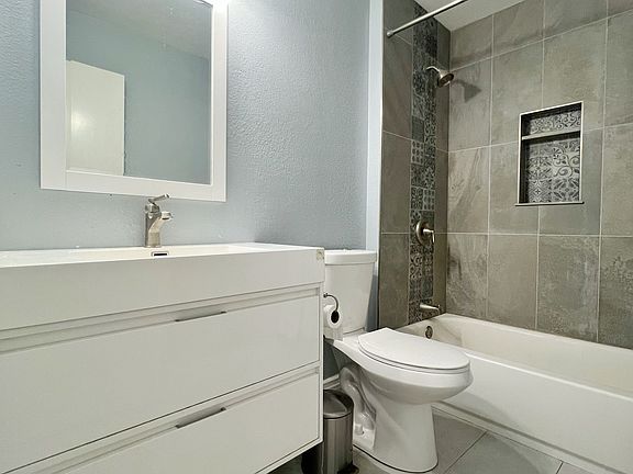 Shared bathroom on 2nd floor