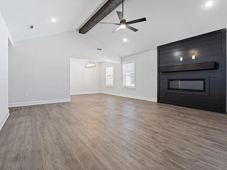 1200 Monarch Rd — Photo 2