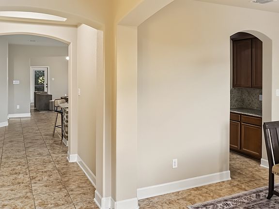 5th image of 23314 WOODLAWN RDG