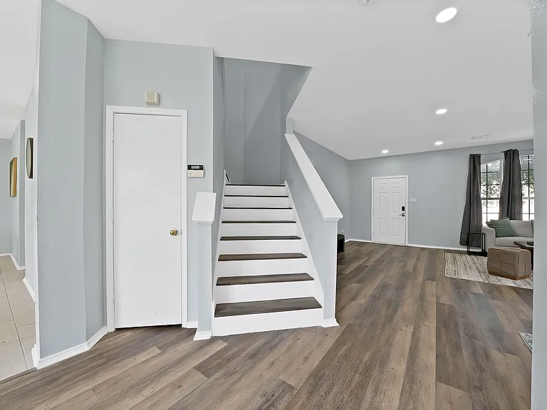 137 Heritage Dr — Photo 23