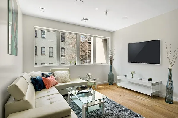 Sold by Bold New York | media 1