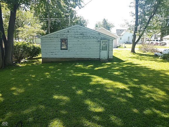 3rd image of 1285 Chestnut St