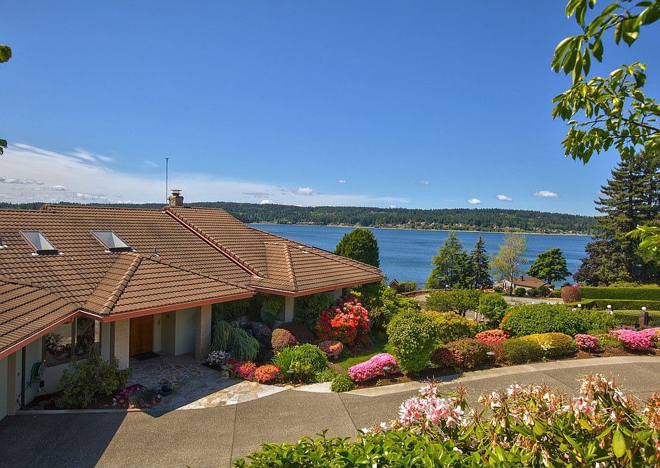 Gig Harbor Waterfront HOme