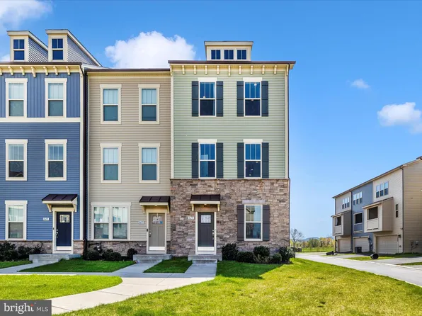8651 Shady Pines Dr, Frederick, MD 21704