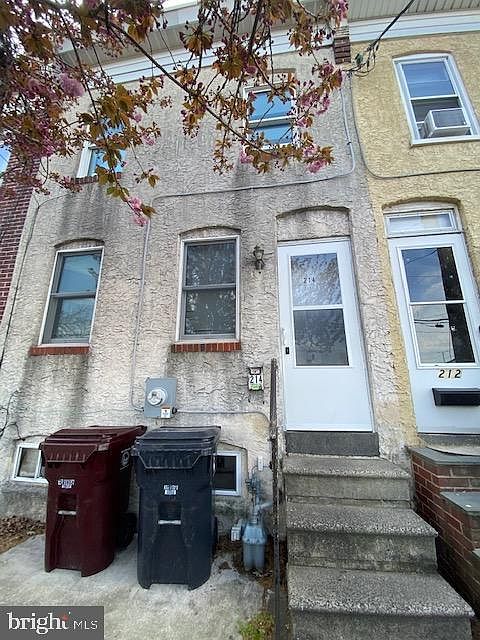 2nd image of 214 Lower Oak St