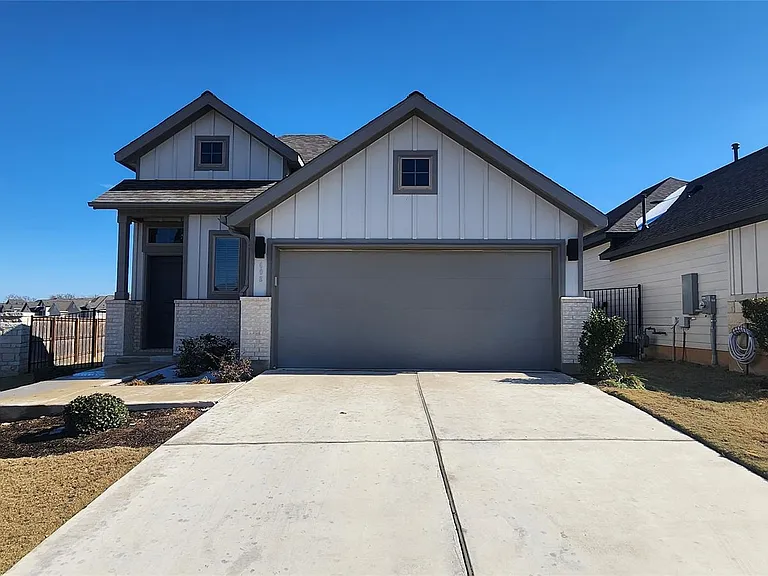 408 Los Olives Ln — Photo 1