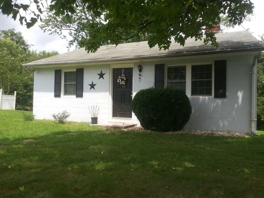 2 bed, 728 sqft, $1,125 — Photo 1