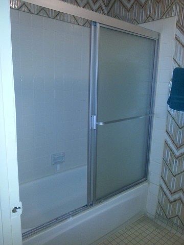 2nd image of 606 Levering
