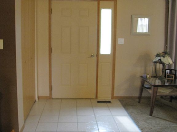 2nd image of 904 Cottonwood Dr