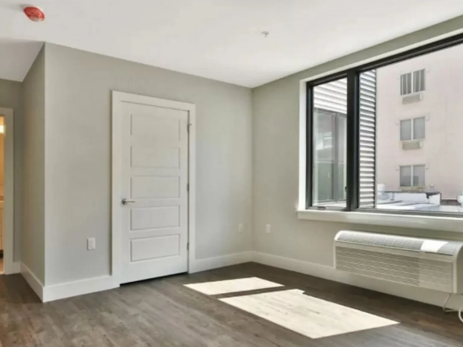 The Rebeka Residence: A Symphony of Luxury in Modern Living — Photo 4