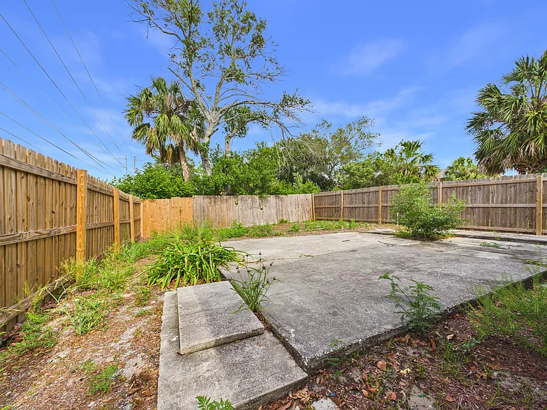 605 S Disston Ave #1/2 — Photo 16