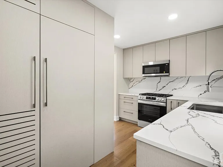 463 Longfellow Ave — Photo 14