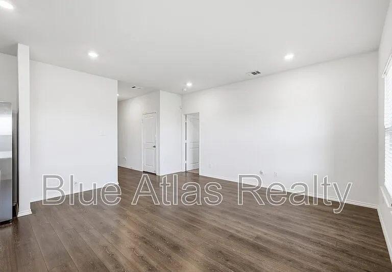 503 Cistern Way — Photo 6