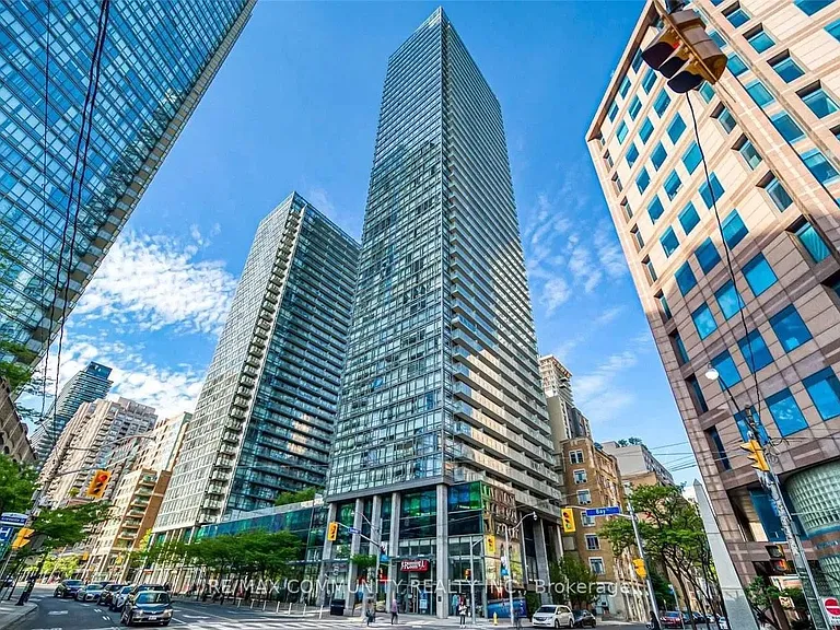 37 Grosvenor St #1209 — Photo 1
