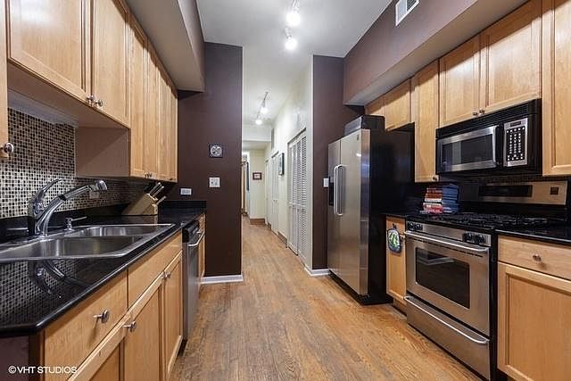 1st image of 5907 N Winthrop Ave