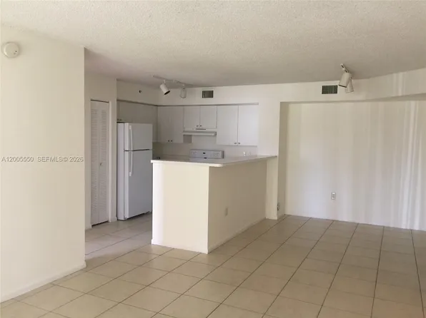 2103 Renaissance Blvd, Hollywood, FL