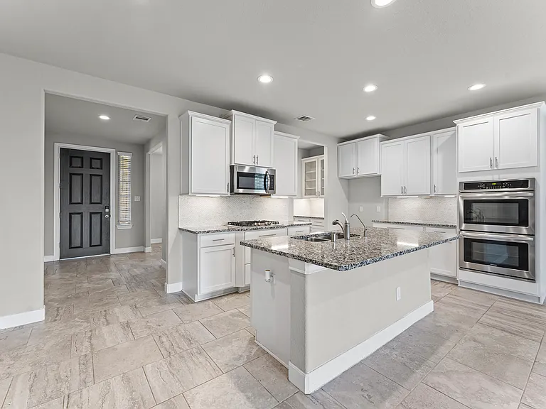 1015 Pink Lily Ln — Photo 7