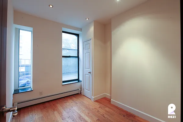 Rented by REZI | media 2