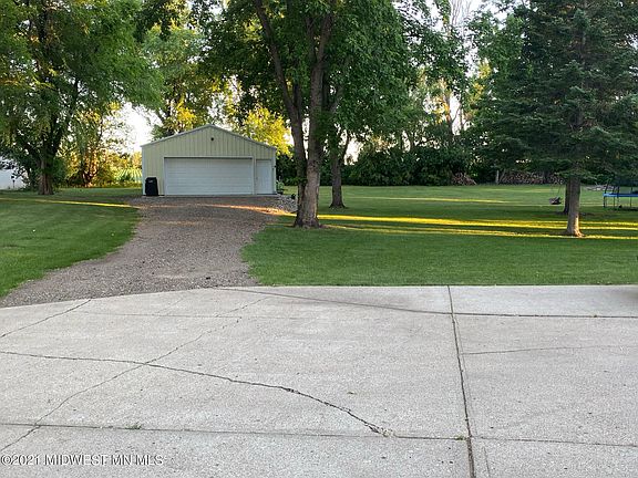 3rd image of 17228 River Oaks Ln
