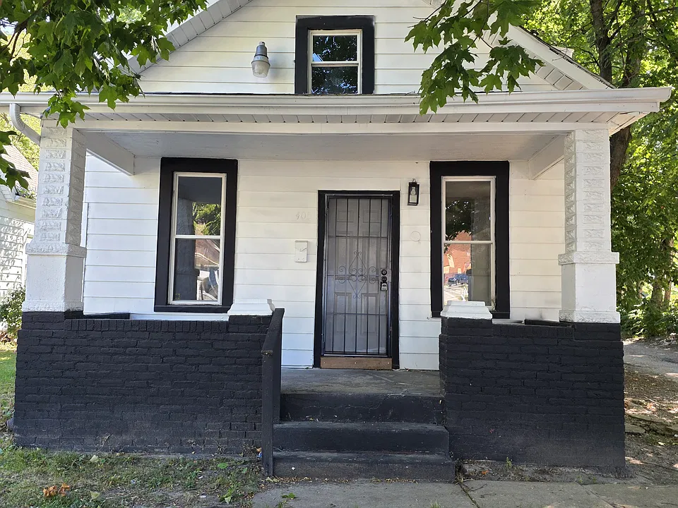 405 N Bradley Ave