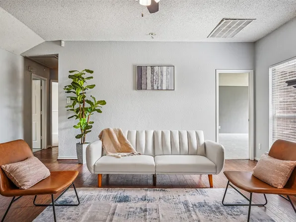 2516 Buck Dr, Mesquite, TX 75181