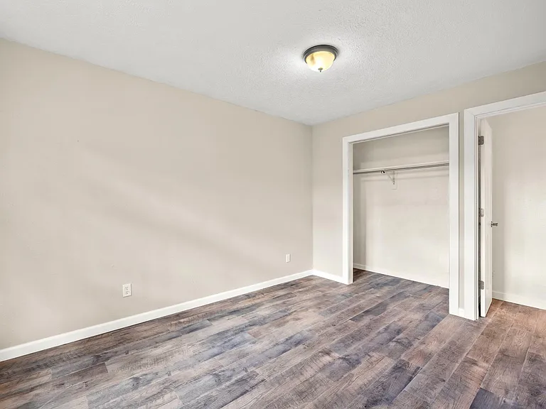 1085 King St — Photo 19